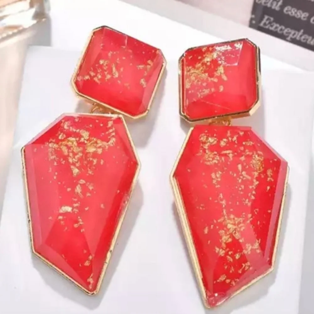 🧚Host Pick - NWT Oversized Red Gold Flake Geometric Gold Drop Earrings